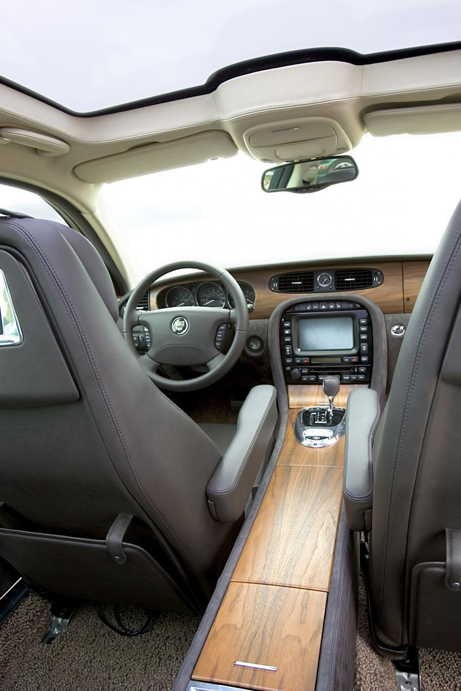  Jaguar Concept Eight 2004 года  (фото 44 из 65)